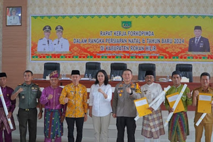 Pimpinan Rapat Persiapan Nataru, Bupati Rohil Imbau Jaga Kerukunan