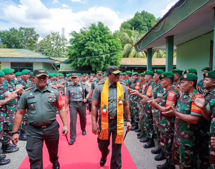 Danrem 143/HO Menyatakan, "Jadilah Babinsa yang Menjadi Kebanggan Masyarakat."