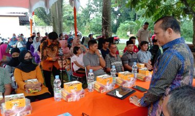 "Ketua DPRD Pekanbaru Melakukan Sosialisasi Peraturan di Jalan Hangtuah RT 01 RW 08"