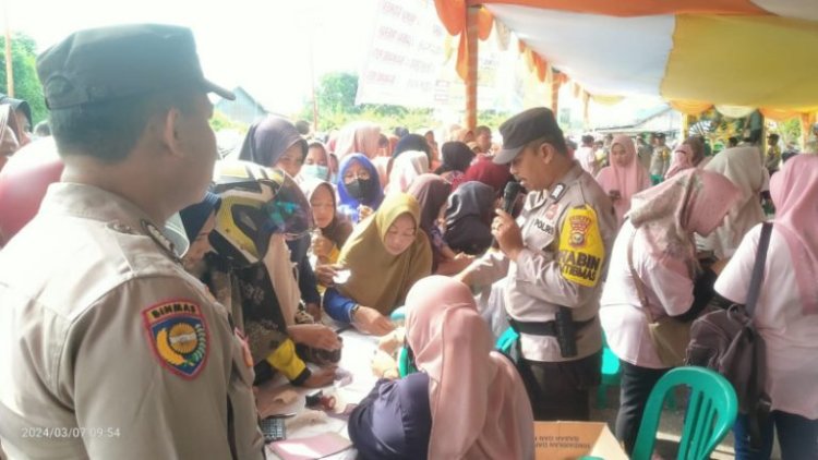 Gelar Operasi Pasar, Stand Pasar Murah Disperindagsar Rohil Diserbu Ribuan Warga