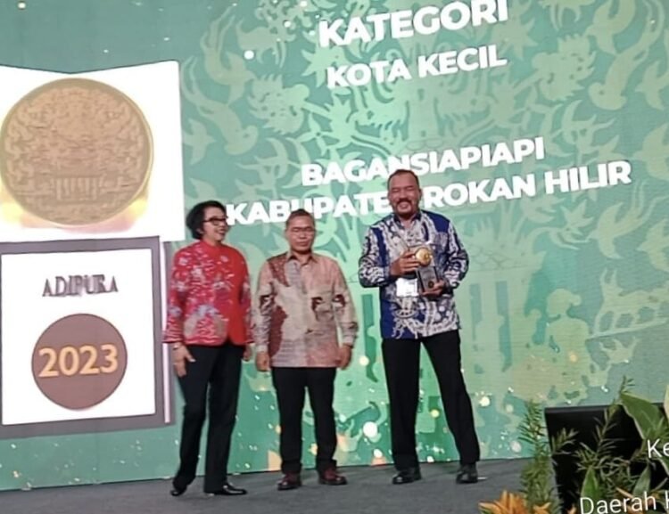Pemkab Rohil Berencana Mengadakan Kirab Piala Adipura Keliling Kota Bagansiapiapi Setelah Meraih Penghargaan