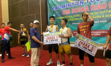 Linan-Razieq Menangkan Turnamen Badminton UIN Suska 2024