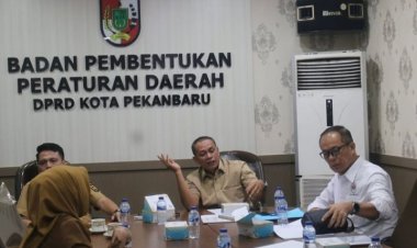 Bapemperda DPRD Pekanbaru dan Pemko Pekanbaru Gelar Rapat Gesa Pembahasan Sejumlah Ranperda Prioritas untuk 2024