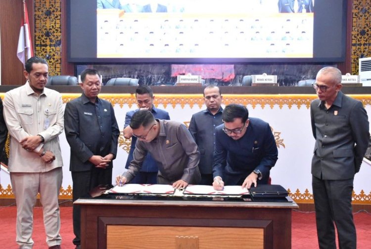DPRD Pekanbaru Bahas APBD-P 2024 dan APBD 2025 dalam Rapat Paripurna untuk Transparansi dan Efisiensi Anggaran