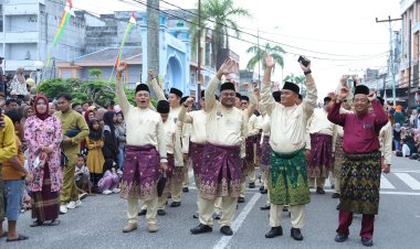 Siak Tampilkan Warisan Islam di Pawai MTQ Riau 2025
