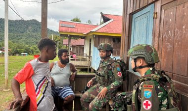 TNI Yonif 642 Gelar Pengobatan Gratis di Kampung Ijisini Papua Barat
