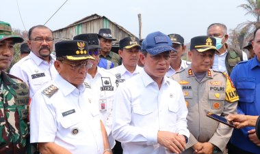Menteri LHK Tinjau Langsung Karhutla Rohil, Upayakan Water Bombing dan TMC