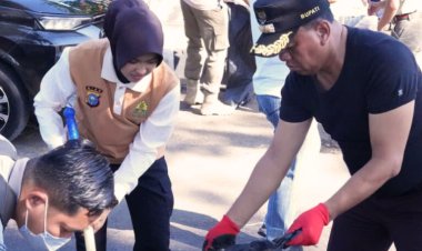 Bupati Kuansing Pimpin Gotong Royong Massal Usai Pacu Jalur 2025