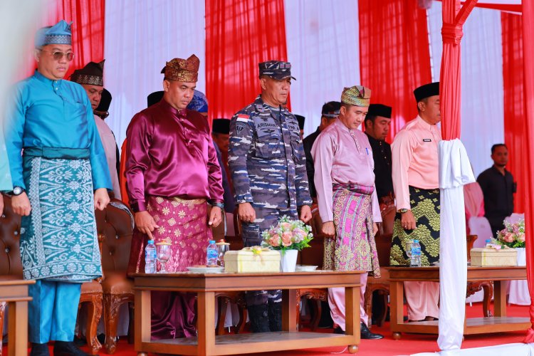 Pj Sekda Siak Hadiri Upacara Hari Jadi ke-68 Provinsi Riau, Wujudkan Riau Gemilang