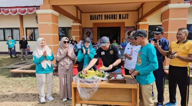 Warga Sentajo Raya Meriahkan HUT Kuansing ke-26 dengan Senam Massal dan Gotong Royong