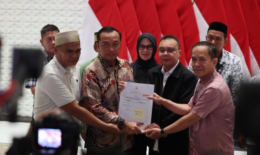 Presiden Pulihkan Nama Dua Guru Luwu Utara