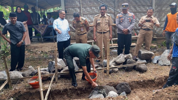 Danramil Plupuh Letakkan Batu Pertama Rumah Layak Huni di Sragen