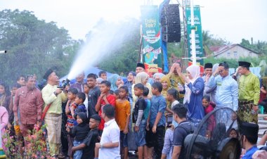 Wali Kota Pekanbaru Lepas 10.000 Bibit Patin, Petang Belimau Jadi Momentum Budaya dan Ketahanan Pangan